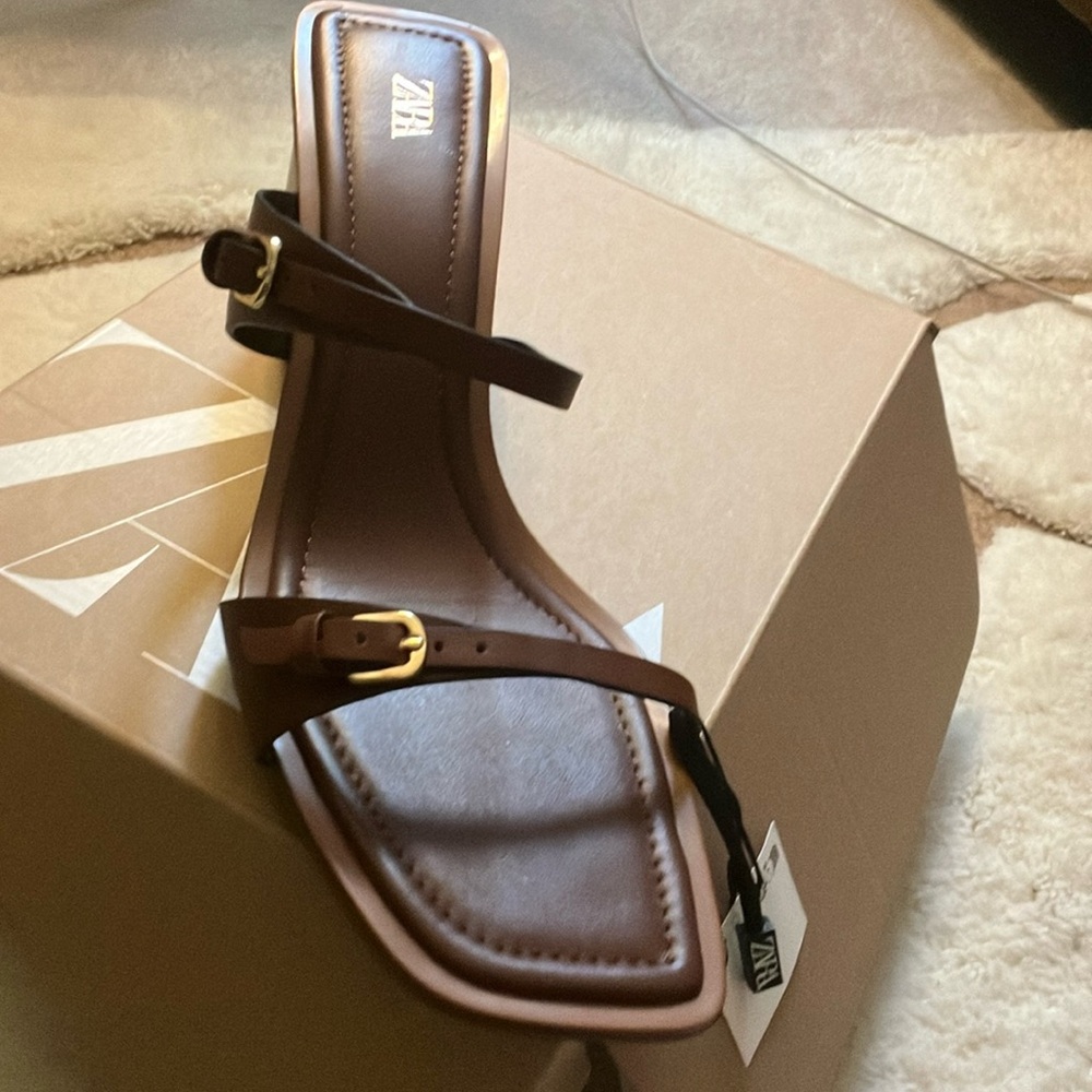 Block heel leather sandal - Picture 3 of 3